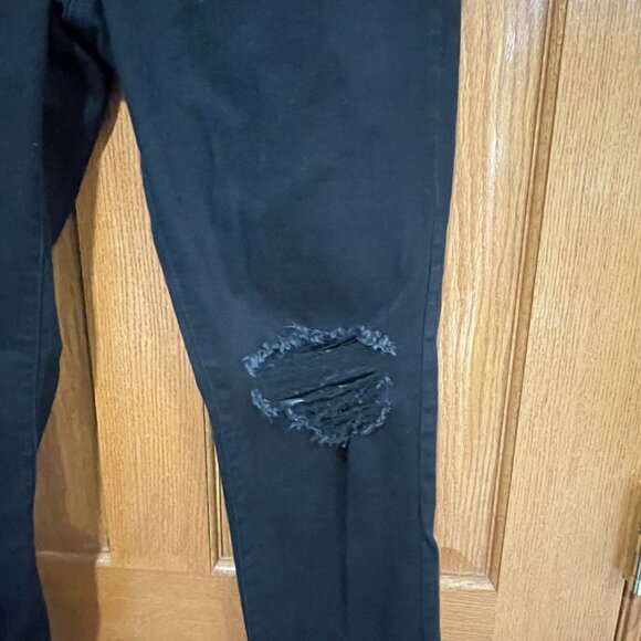SO Women's Juniors 13 Waist 31 Black Distressed Stretch Skinny Pant Jeans EUC - Picture 6 of 7